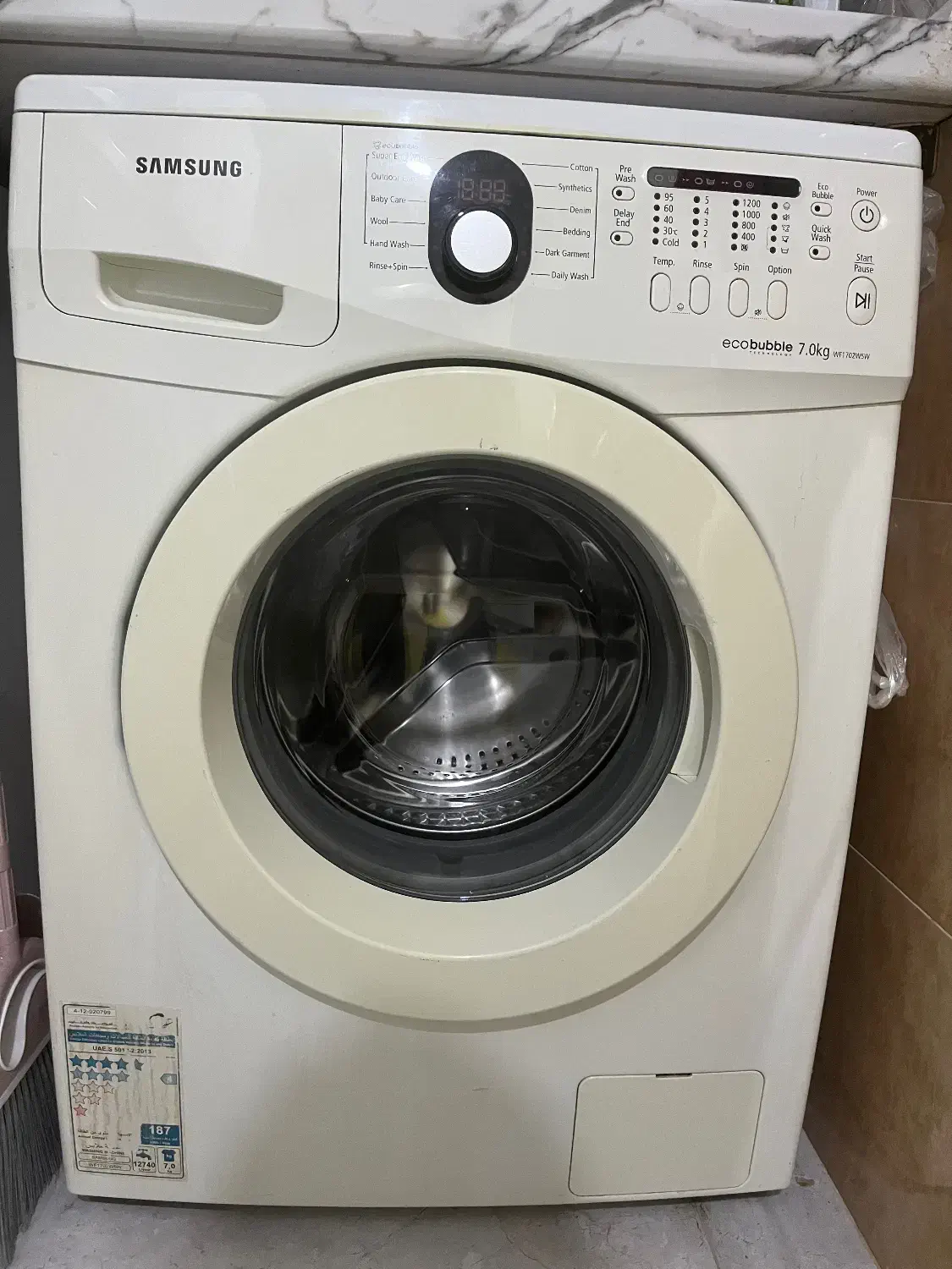 فروش لباسشویی|ماشین لباسشویی و خشک‌کن لباس|شاهین‌شهر, ۹ دی|دیوار