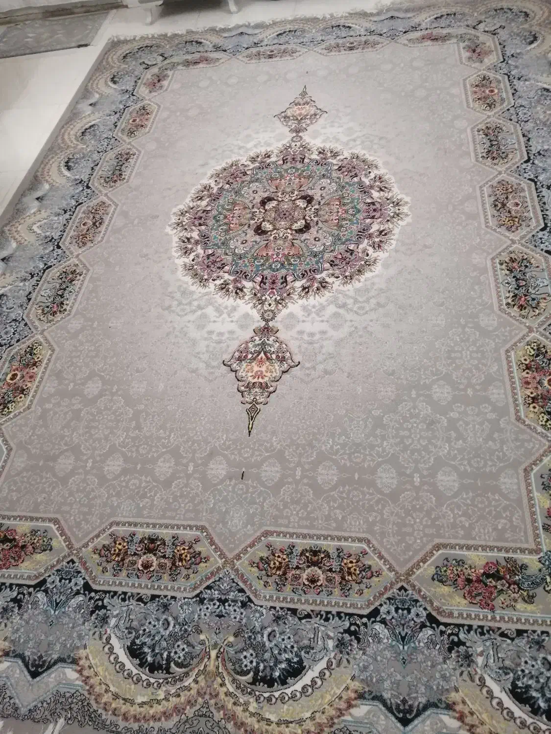 فرش نه متری دو عدد|فرش|قم, وادی السلام|دیوار