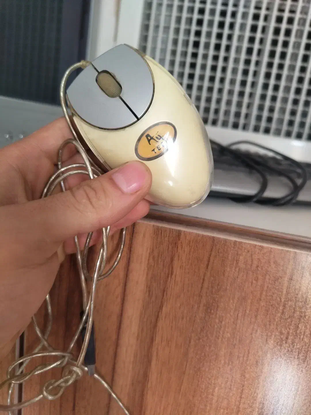 مانیتور همراه کیبورد|قطعات و لوازم جانبی رایانه|اصفهان, برازنده|دیوار