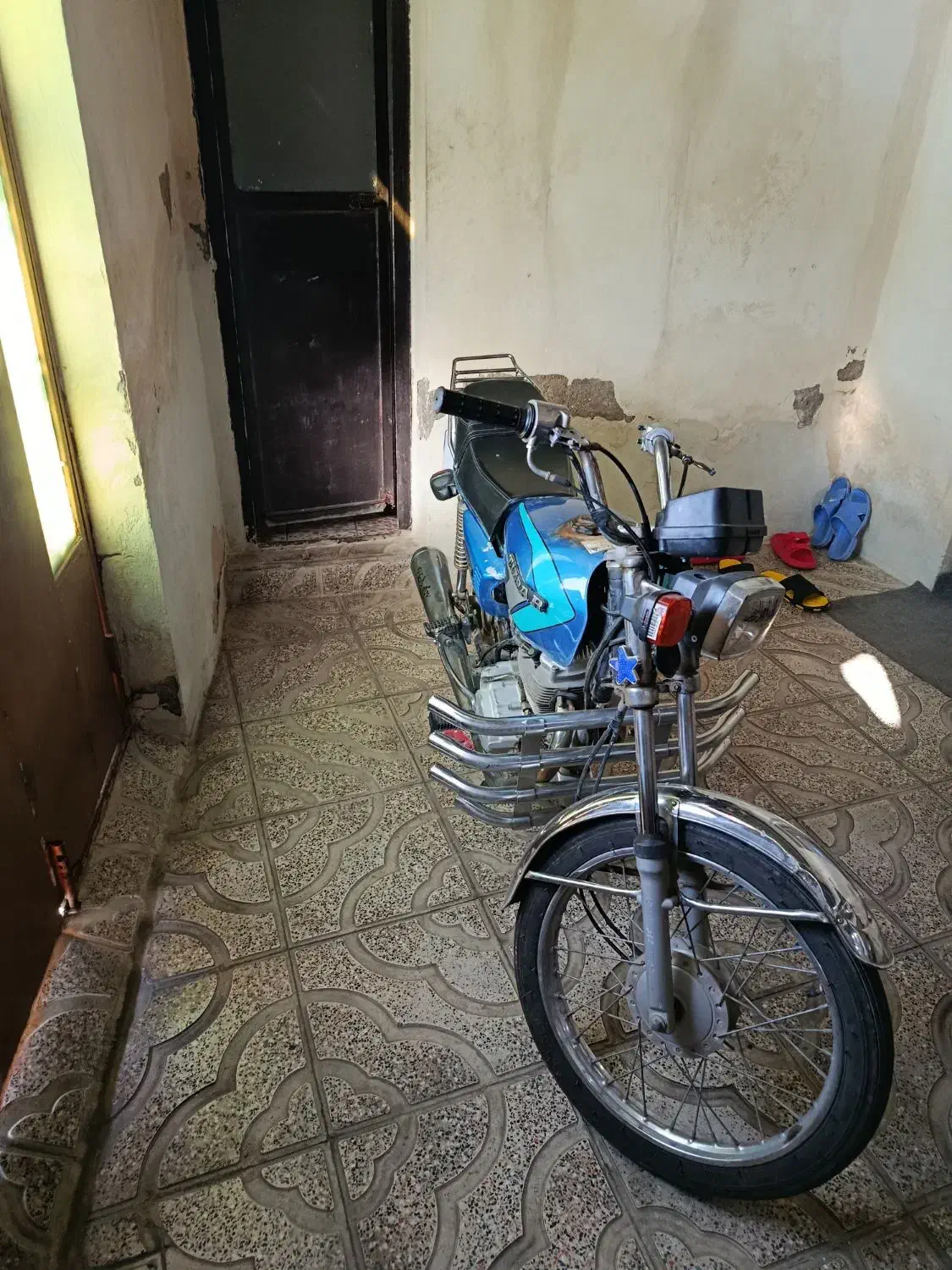 موتورسیکلت|موتورسیکلت|صائین قلعه, |دیوار