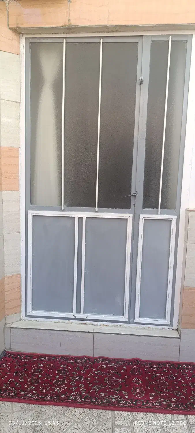 در و پنجره آهنی سنگین و بدون پوسیدگی بدون چهار چوب|مصالح و تجهیزات ساختمان|همدان, |دیوار