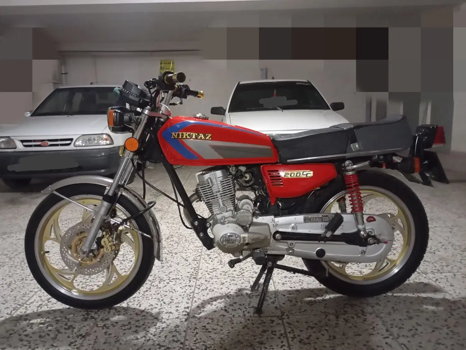 دزدیده شده، موتور|اشیا|گنبد کاووس, |دیوار