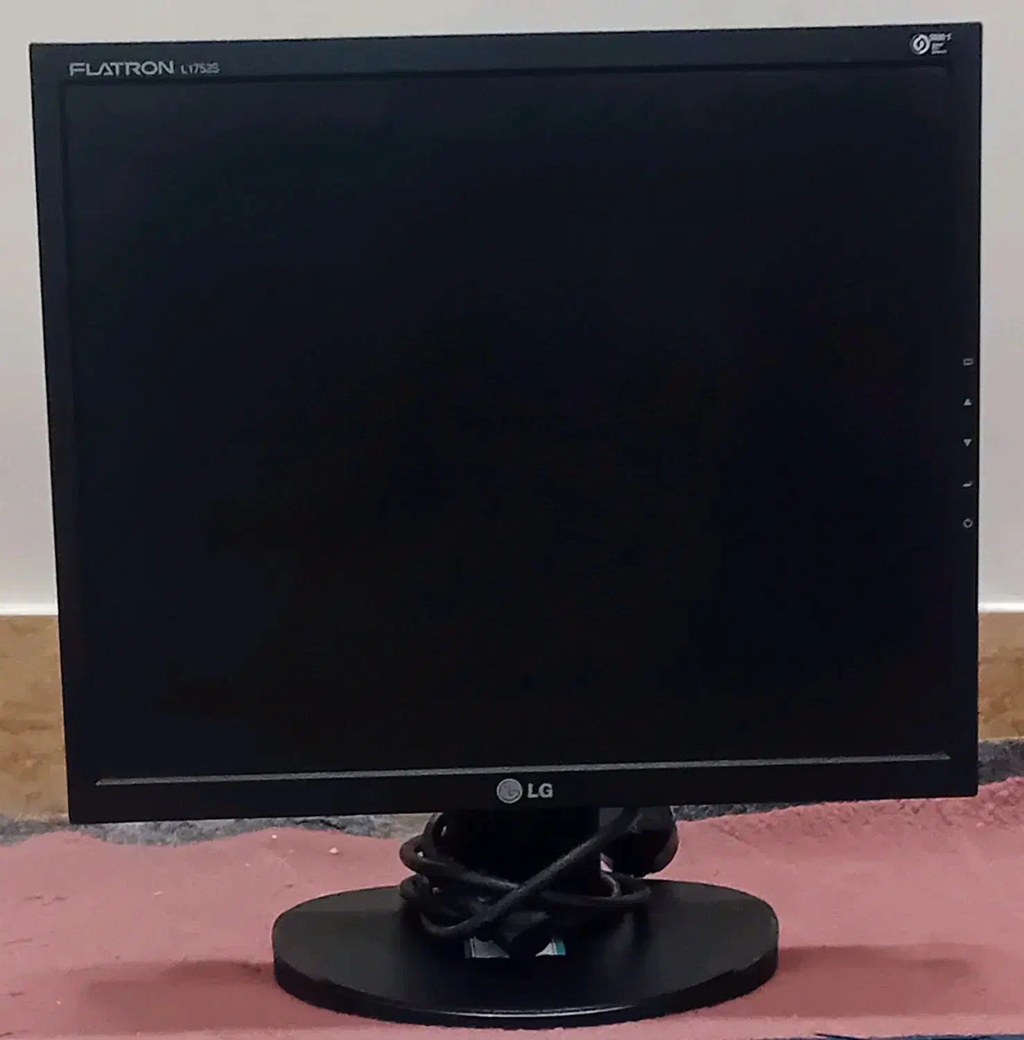 مانیتور 17 الجی و سامسونگ کاملا سالم و تمیز|قطعات و لوازم جانبی رایانه|گنبد کاووس, |دیوار