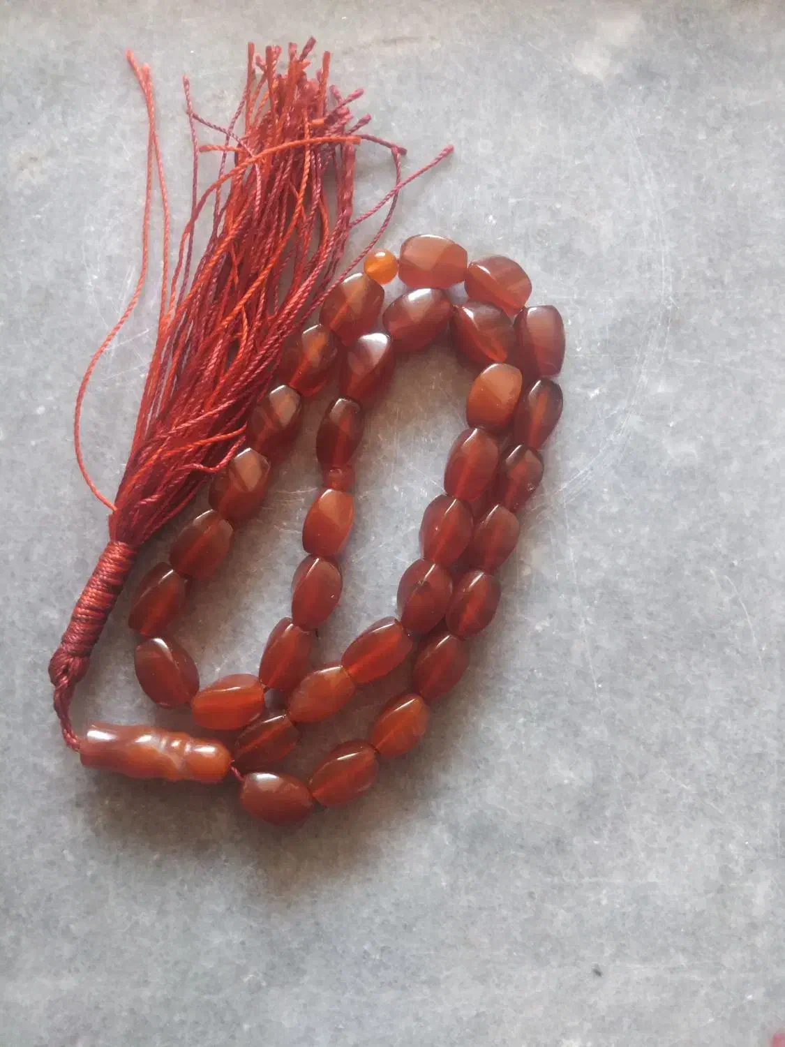 تسبیح عقیق یمن اصل|کلکسیون اشیاء عتیقه|بناب, |دیوار