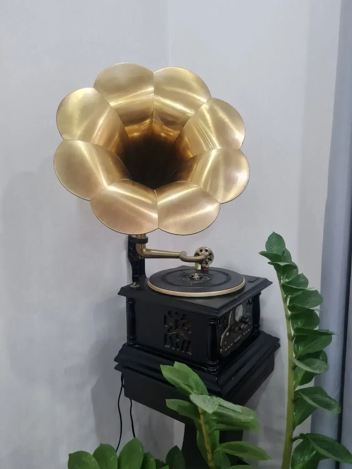 گرامافون|سیستم صوتی خانگی|شهریار, شهریار|دیوار