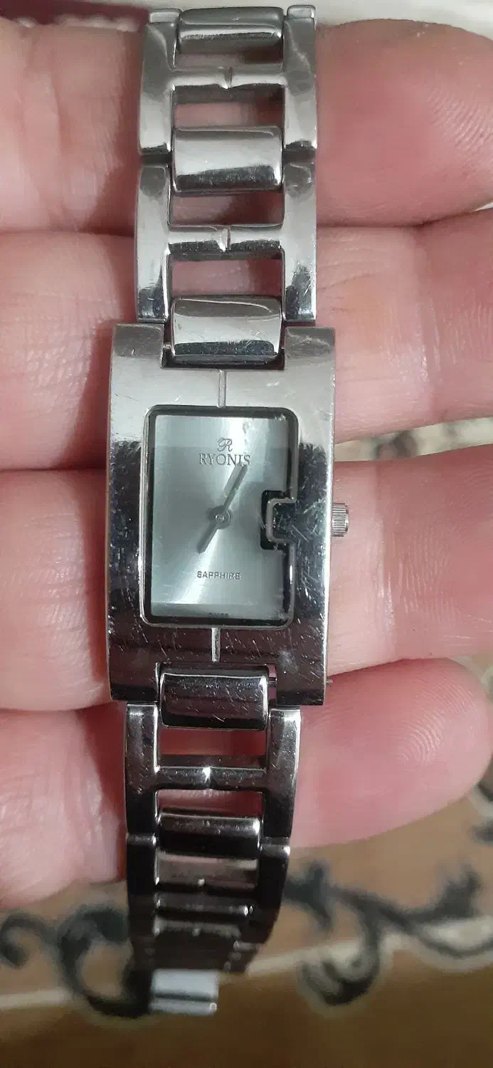 ساعت رونیس|ساعت|قم, آذر (نکویی)|دیوار