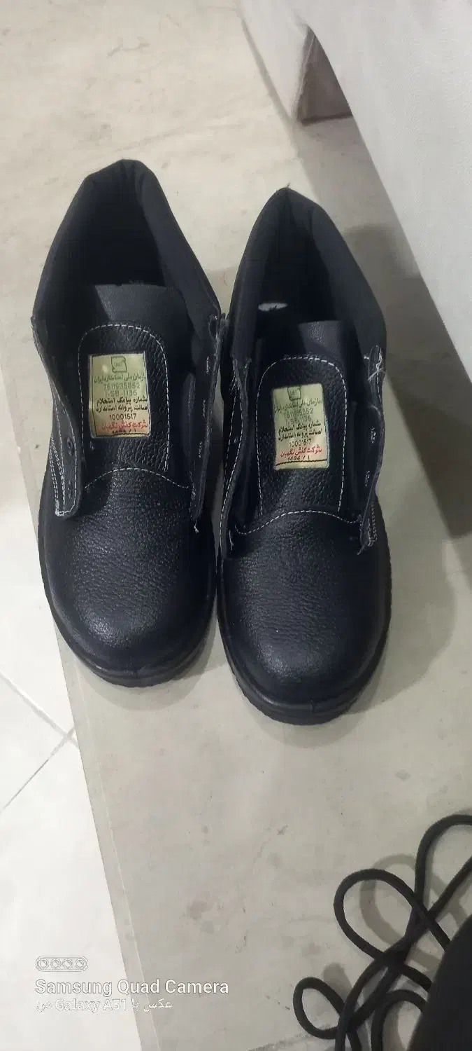 کفش کار ساق بلند|کیف، کفش، کمربند|مشکین‌دشت, |دیوار