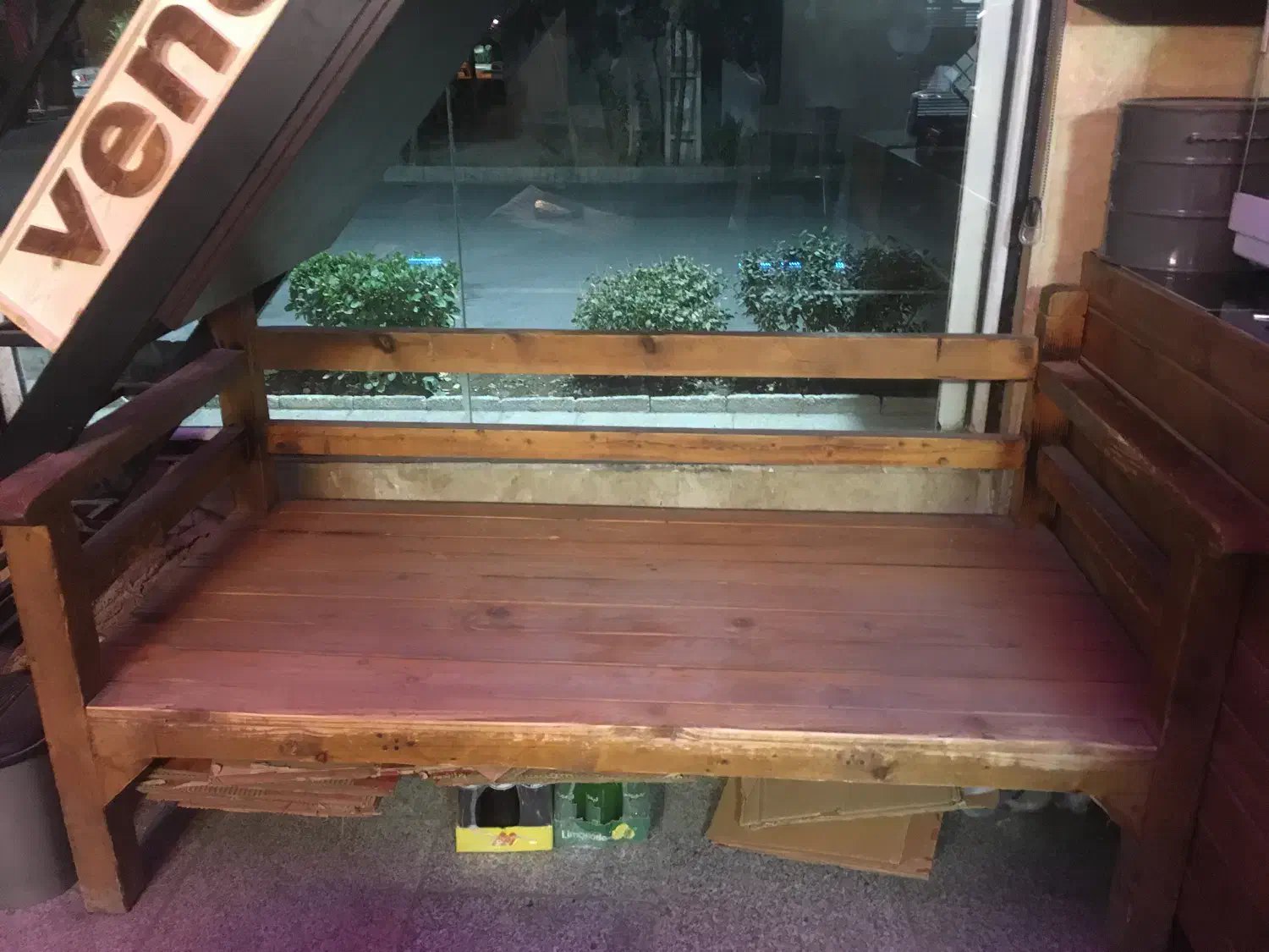 تخت شاه نشین|مبلمان خانگی و میز عسلی|کرج, ساماندهی|دیوار