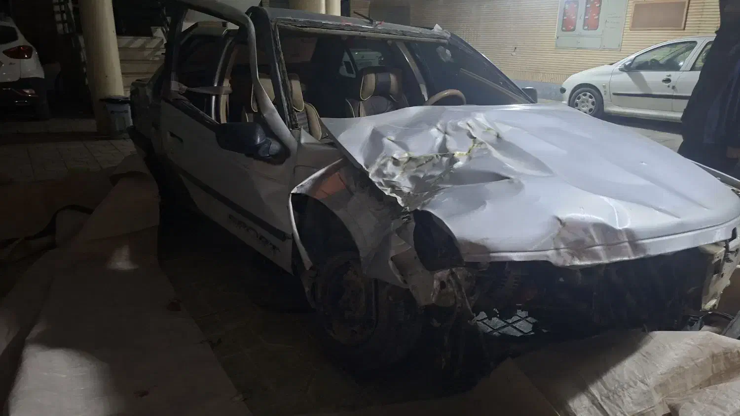 پژوتصادفی چپ تاپشتش سالم راست ضربه درعقب سالم|خودرو سواری و وانت|شاهین‌شهر, فردوسی|دیوار