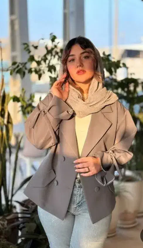 کت عروسکی|لباس|بناب, |دیوار