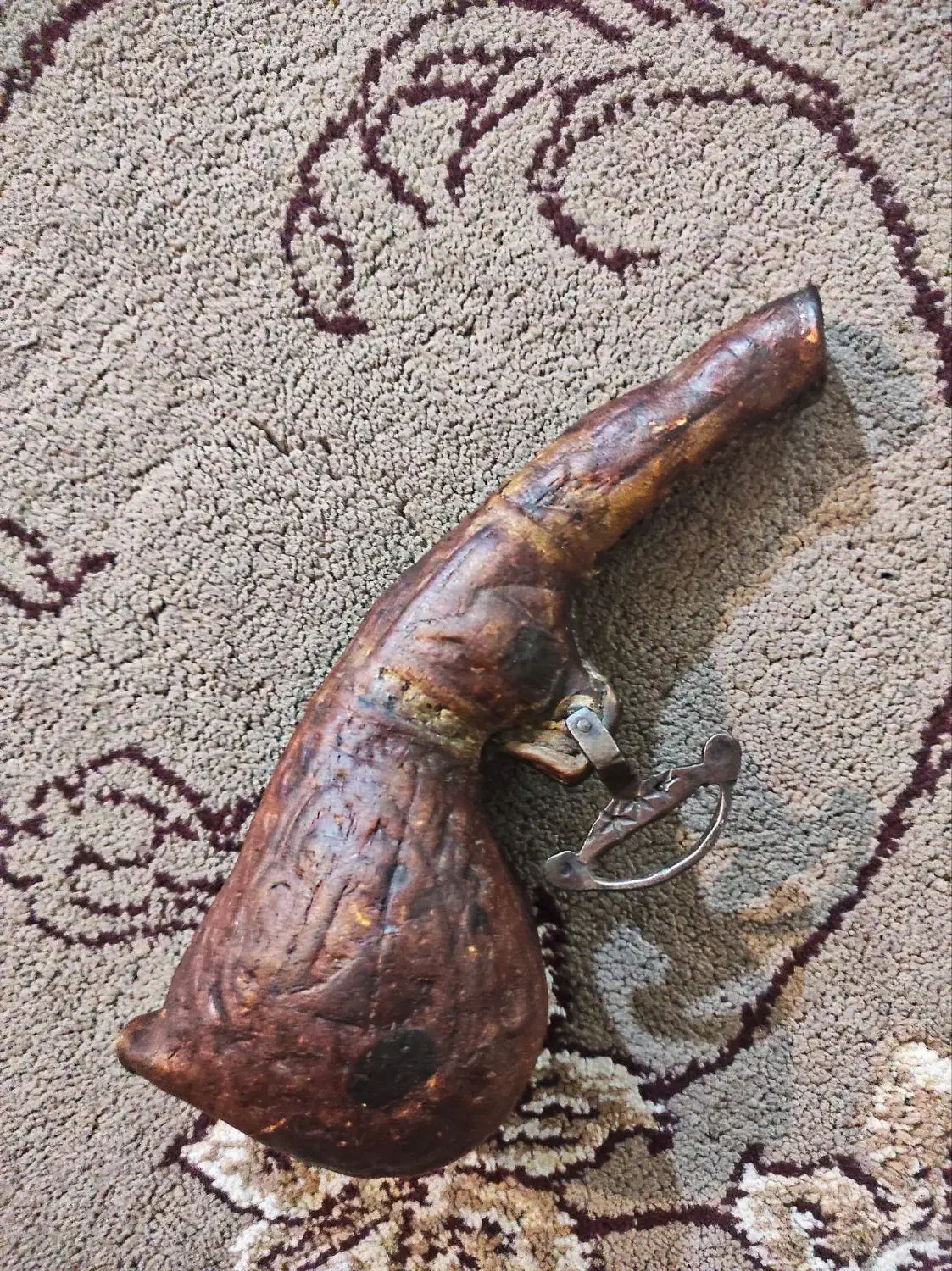 جا باروتی چرم آهو|کلکسیون اشیاء عتیقه|ایذه, |دیوار