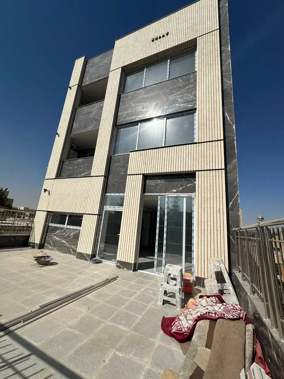 واحدهای لوکس ۱۳۶ و ۱۴۶متری در فدک باحیاط|فروش آپارتمان|شاهین‌شهر, شهرک گلدیس|دیوار