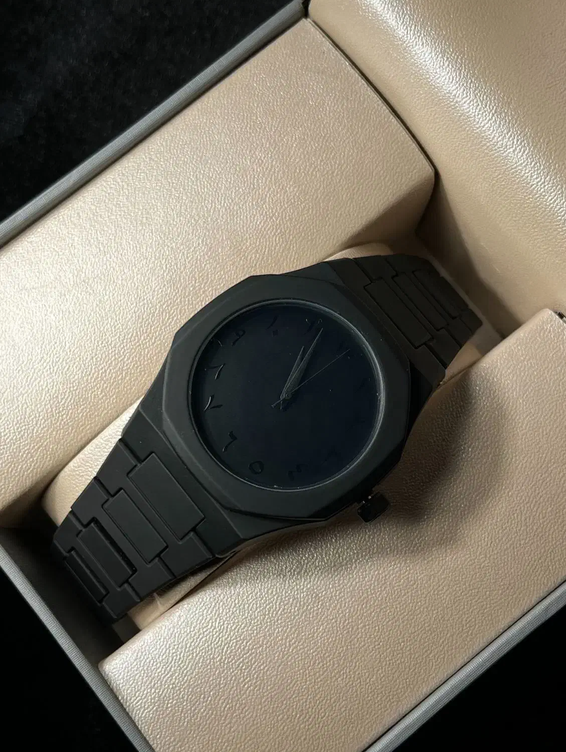 ساعت مچی مشکی بند کربن|ساعت|قم, نخودی|دیوار