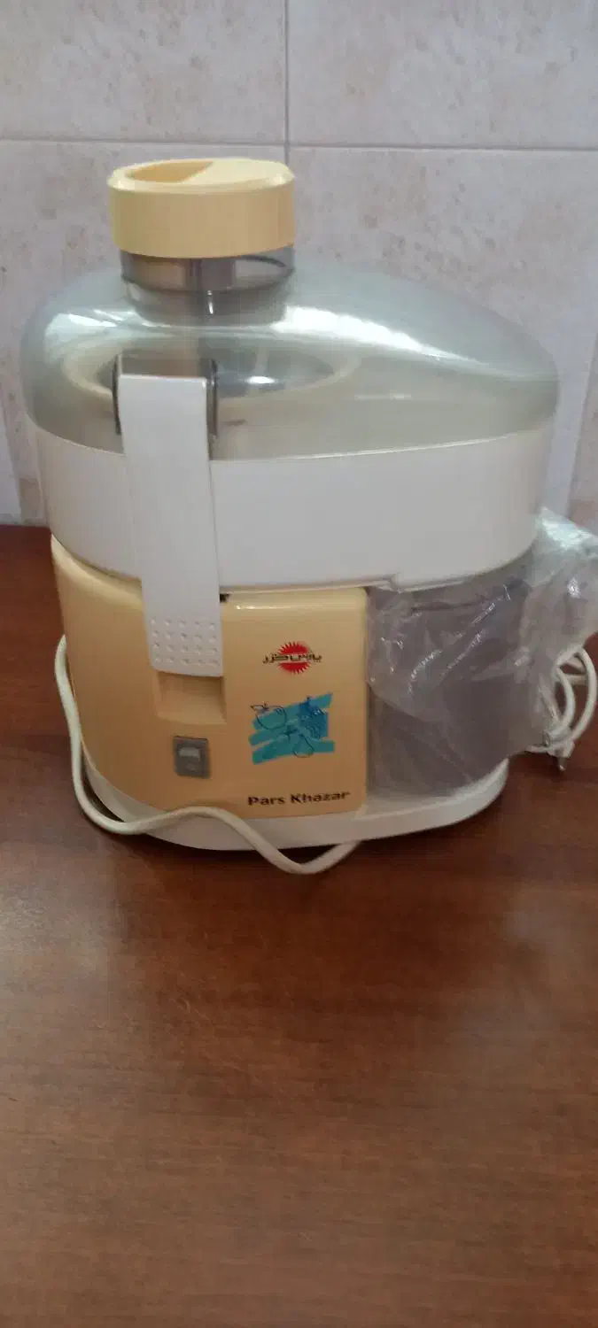 آبمیوه گیری پارس خزر|آبمیوهگیر و آبمرکباتگیر|پرند, فاز ۲|دیوار