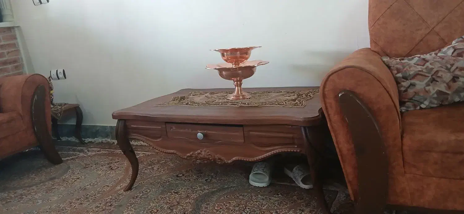 مبل7نفره همراه میز عسلی|مبلمان خانگی و میز عسلی|بروجرد, |دیوار