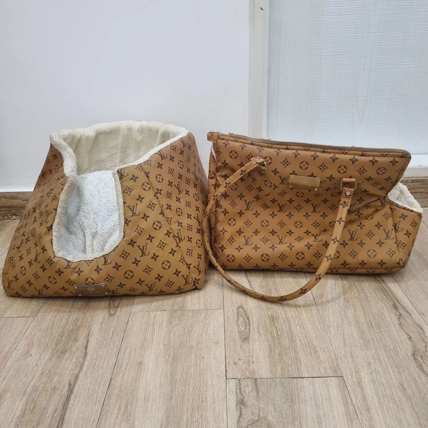 ساک و جای خواب پت کاملا سالم و جنس عالی|لوازم جانبی حیوانات|رشت, دیلمان|دیوار