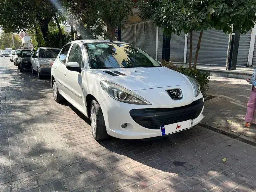 پژو ۲۰۷ سقف فلز ۴۰۲|خودرو سواری و وانت|شیراز, قصرالدشت|دیوار