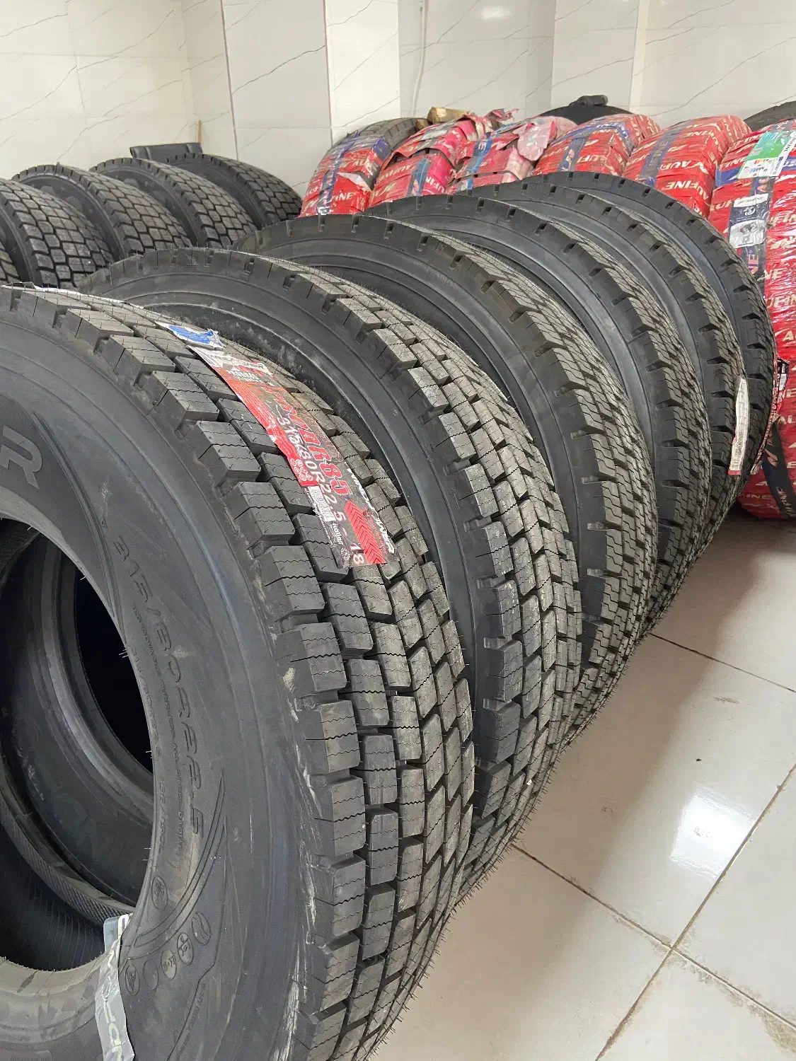 لاستیک نیسان ایسوزو خاور کامیون تریلی|قطعات یدکی و لوازم جانبی|رشت, کوی قدس|دیوار