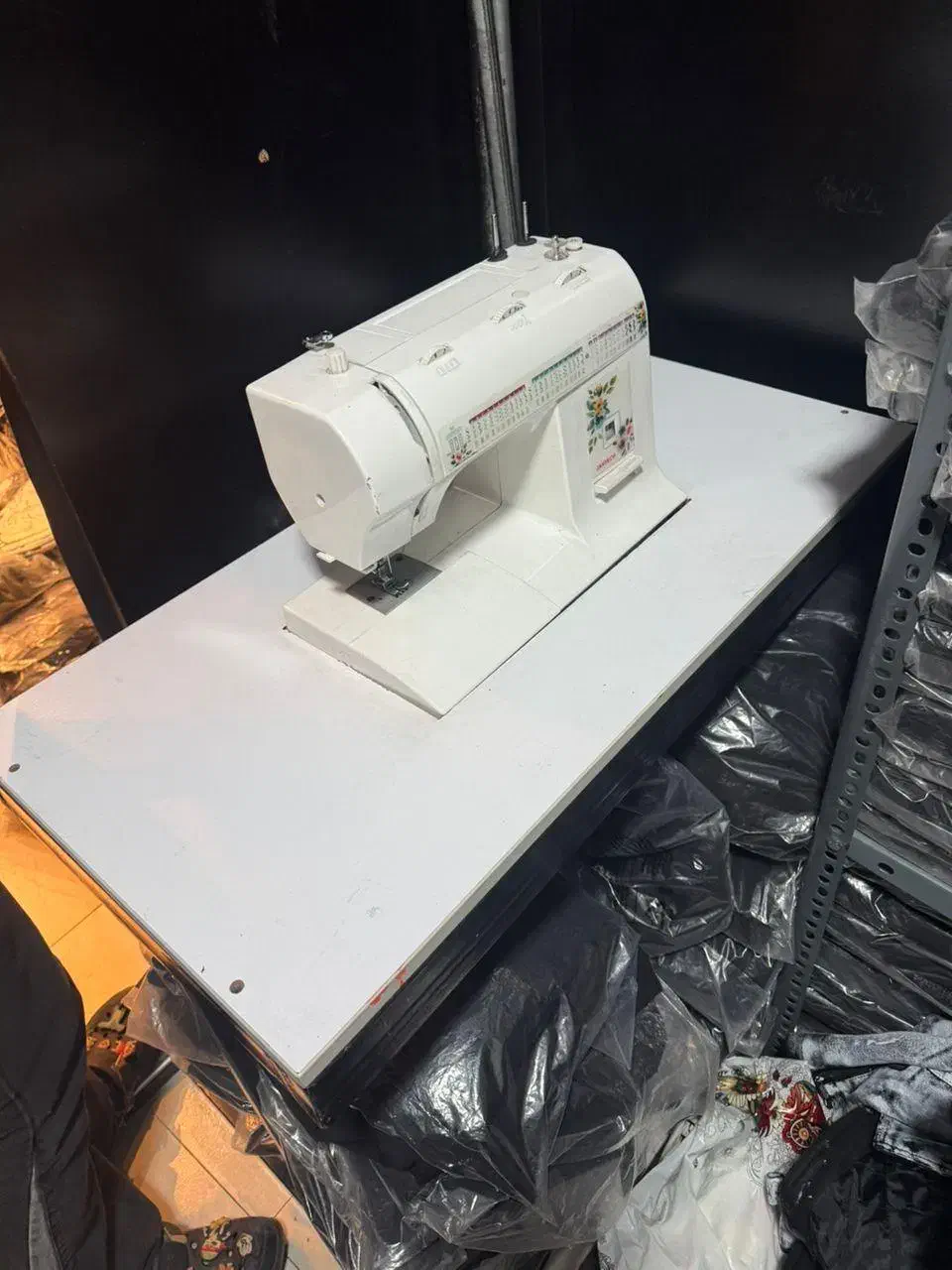 چرخ خیاطی نو با میز|چرخ خیاطی و ریسندگی|تهران, فردوسی|دیوار