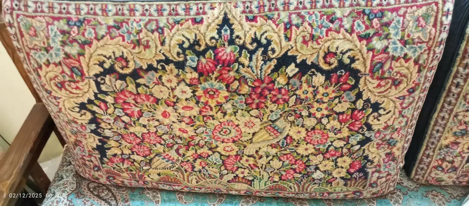 پشتی دستباف راوری|پشتی|کرمان, |دیوار