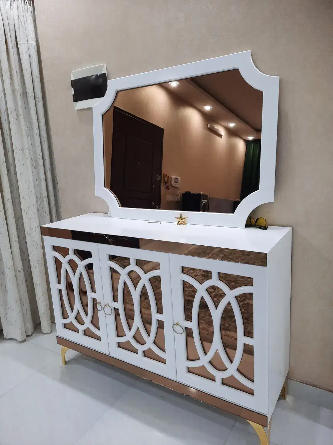 میز اینه کنسول درحد نو|بوفه، ویترین، کنسول|گلبهار, شهر جدید گلبهار|دیوار