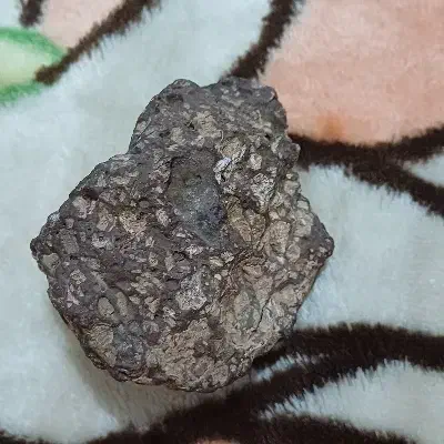 شهاب سنگ|جواهرات|پرند, فاز ۶|دیوار