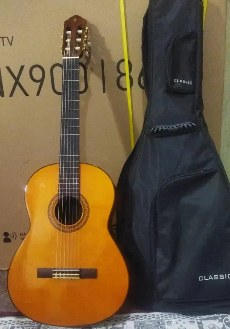 فروش گیتار یاماها c70|گیتار، بیس، امپلیفایر|تهران, فلسطین (میدان انقلاب)|دیوار