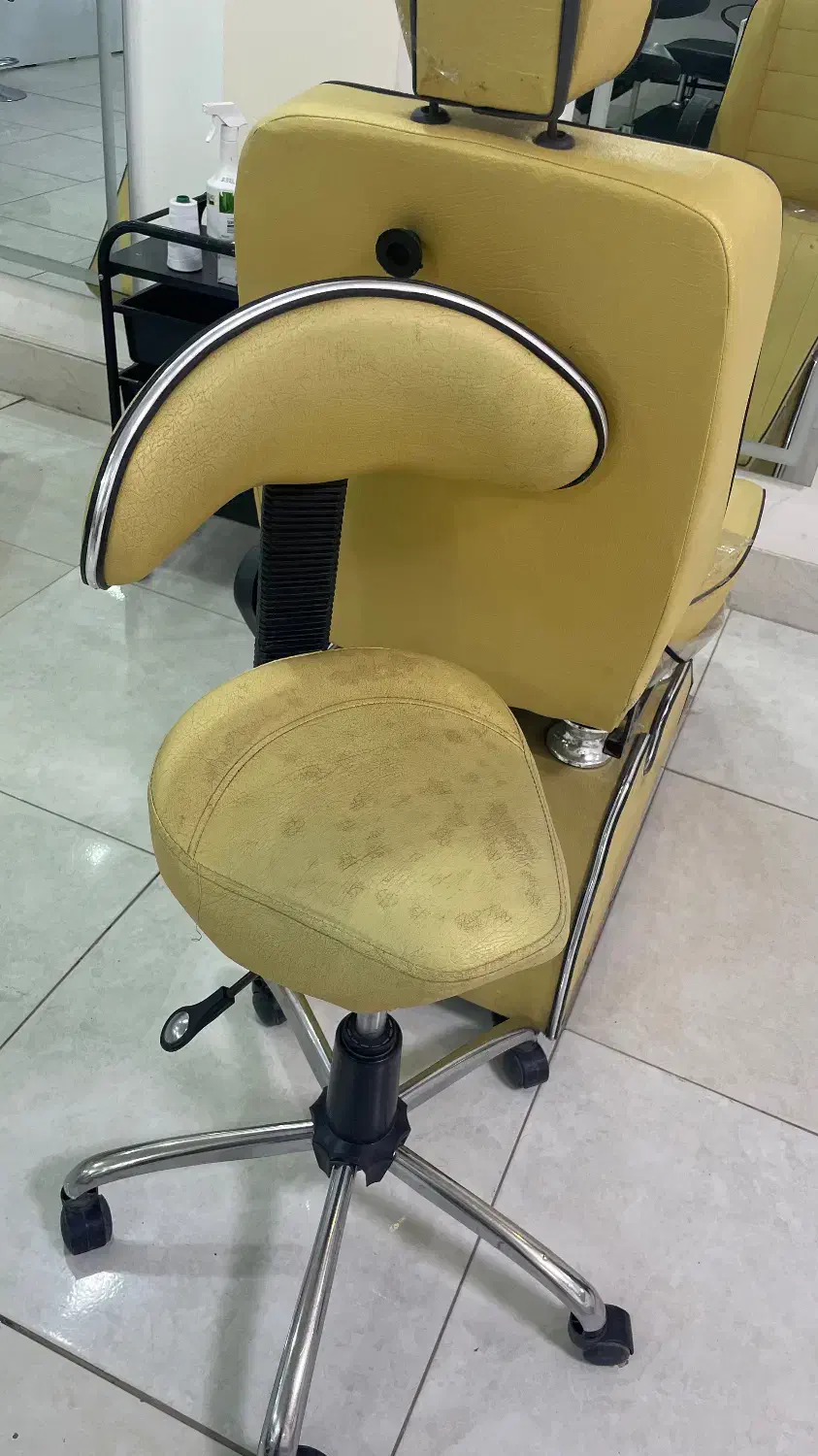 صندلی آرایشگاه|آرایشگاه و سالن‌های زیبایی|قائن, |دیوار