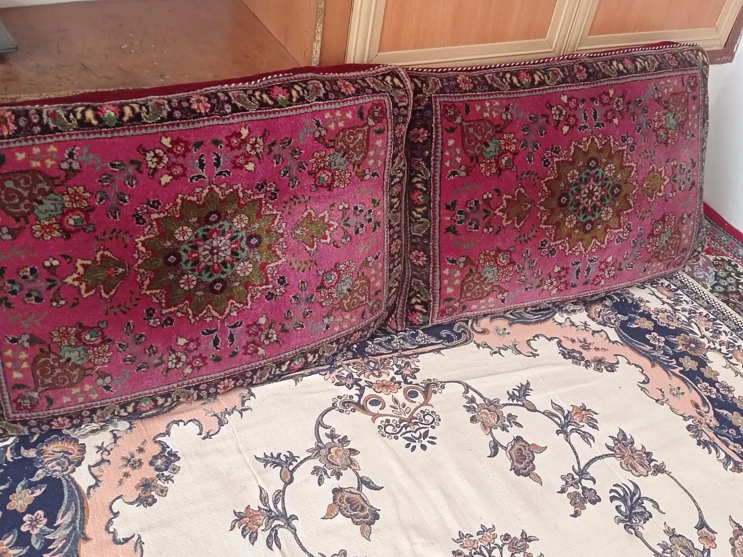 یک جفت پشتی دستبافت|پشتی|تبریز, |دیوار