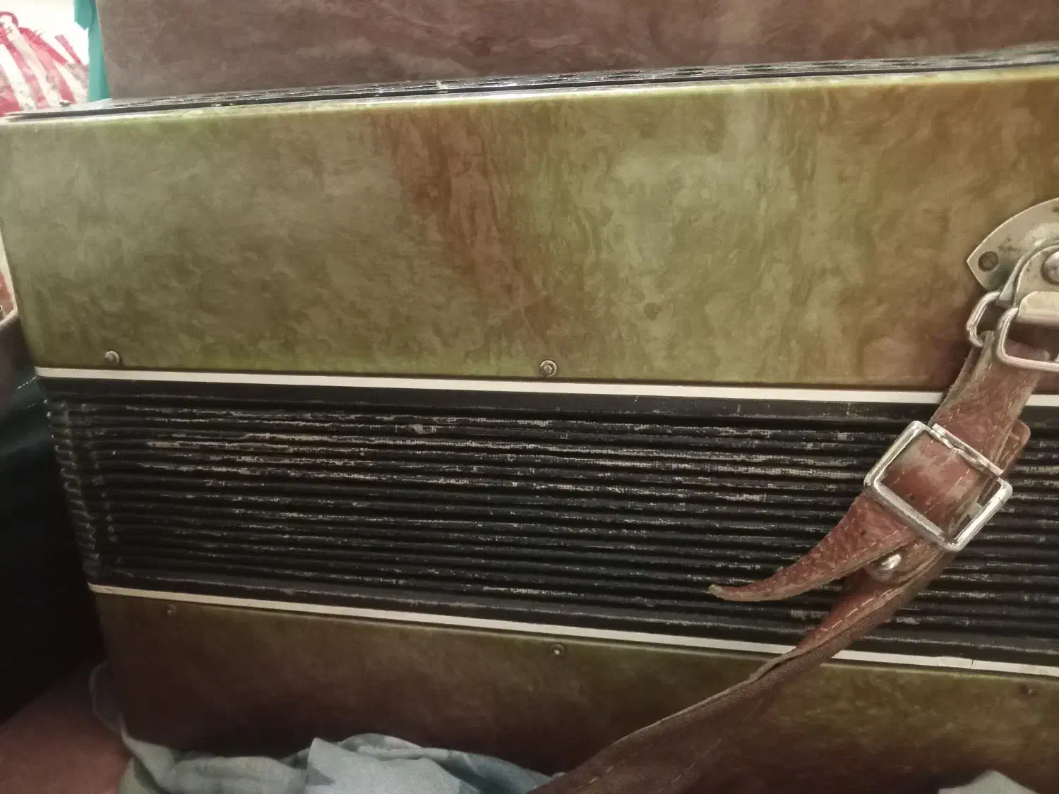 آکاردیون|پیانو، کیبورد، آکاردئون|شبستر, |دیوار