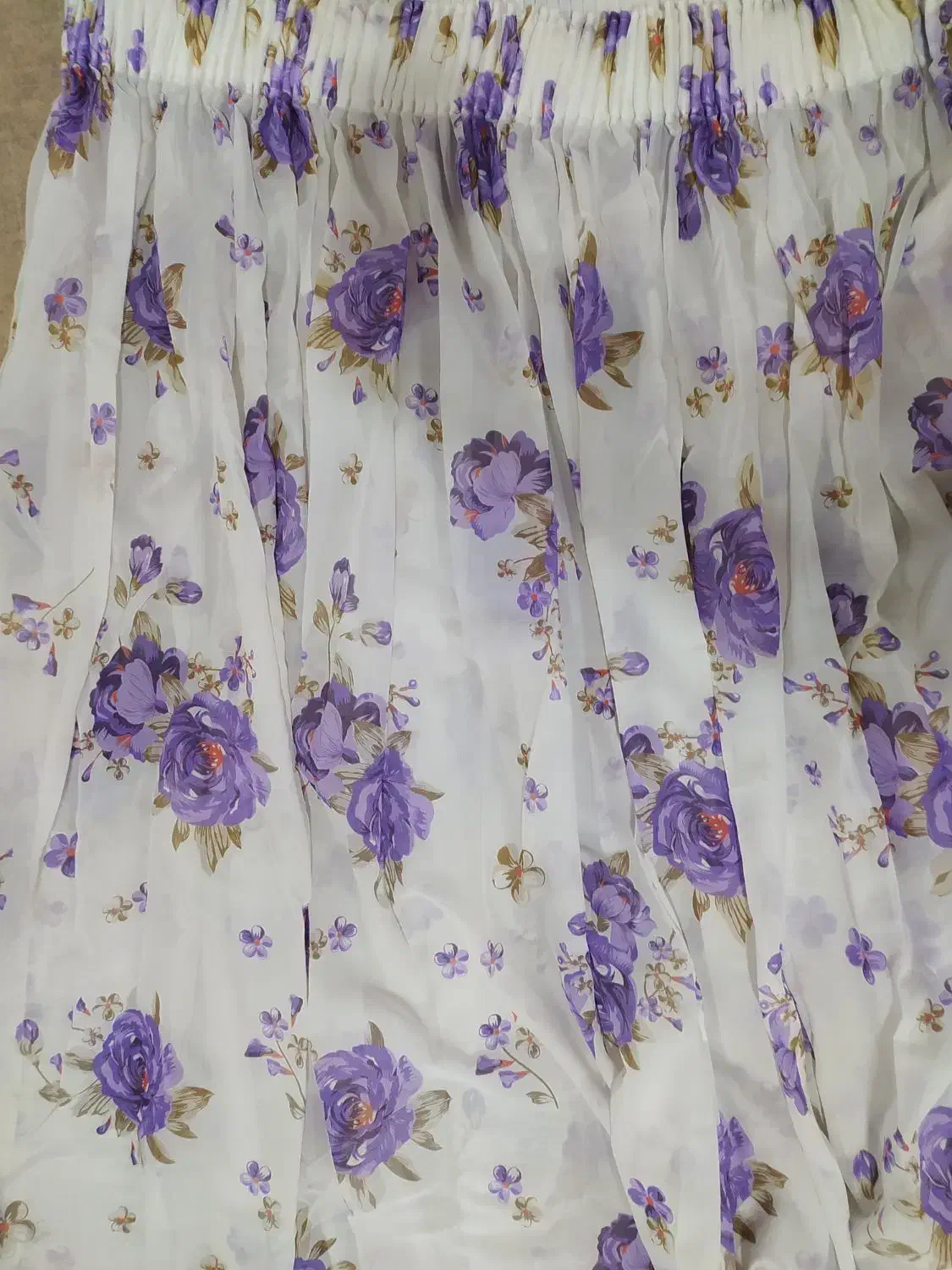 پرده حریر گلدار کاملاً نو|پرده، رانر، رومیزی|رشت, بلوار گیلان|دیوار