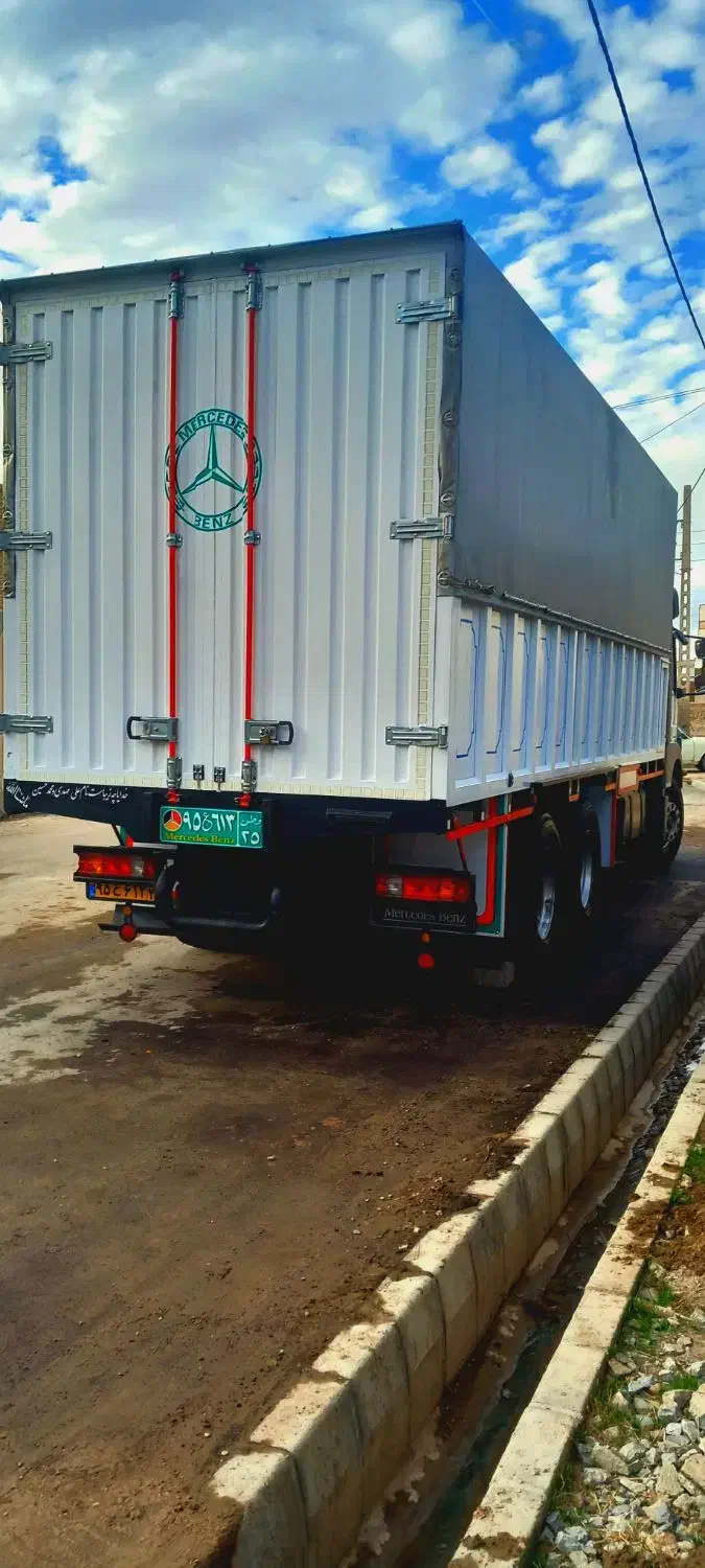 اتاق شیشه مسقف دهچرخ|خودرو سنگین|ملکان, |دیوار