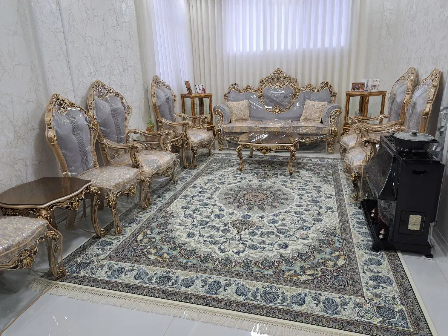 مبل سلطنتی|مبلمان خانگی و میز عسلی|خمینی‌شهر, |دیوار