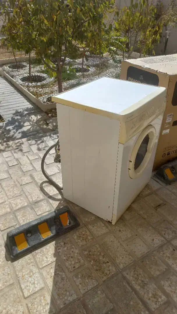 ماشین لباسشویی ۵ کیلویی وست پوینت|ماشین لباسشویی و خشک‌کن لباس|رودهن, |دیوار