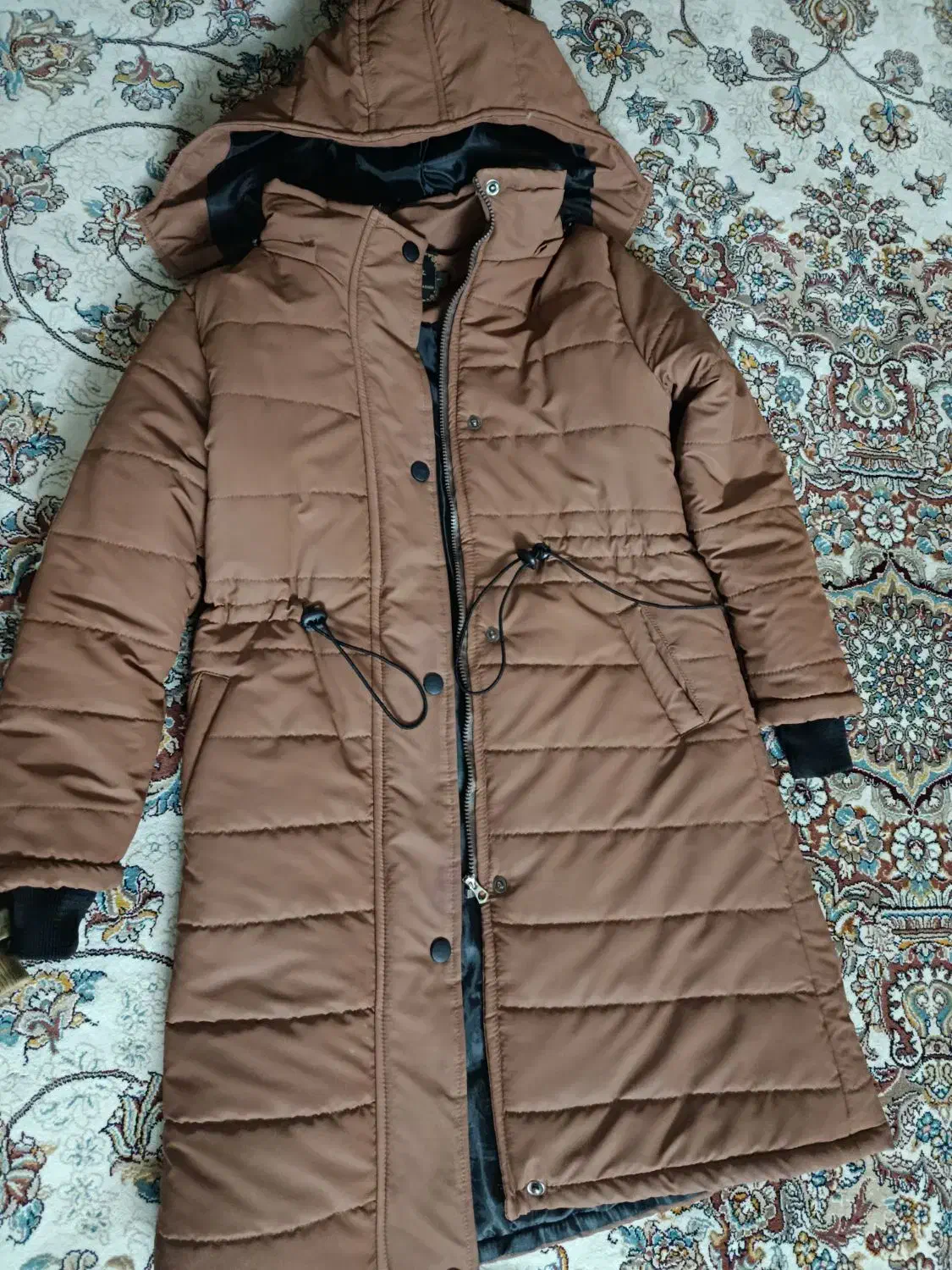 کاپشن نونو|لباس|بروجن, |دیوار