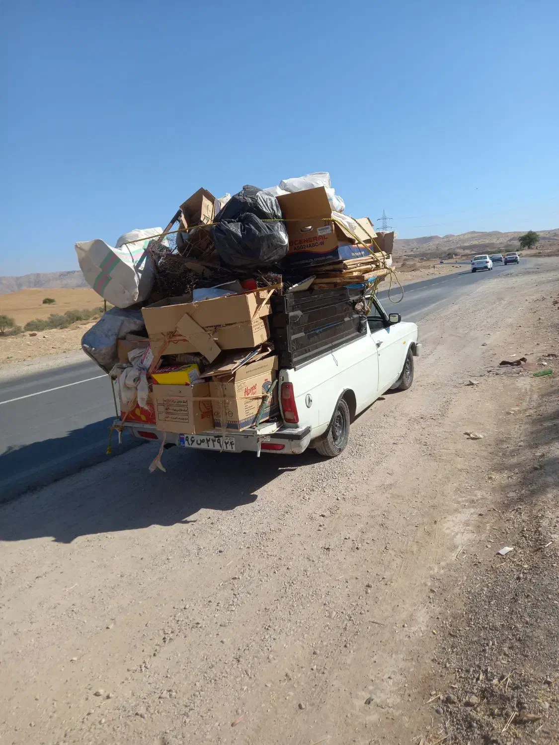 ضایعات می‌خریم سیار درب منزل یامحل کارشما|عمده‌فروشی|مسجد سلیمان, |دیوار