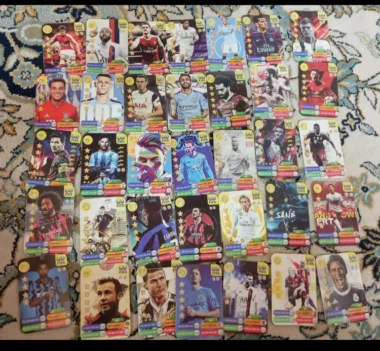 دو بسته کارت فوتبالی به قیمت روز میدم|اسباببازی|تنکابن, |دیوار