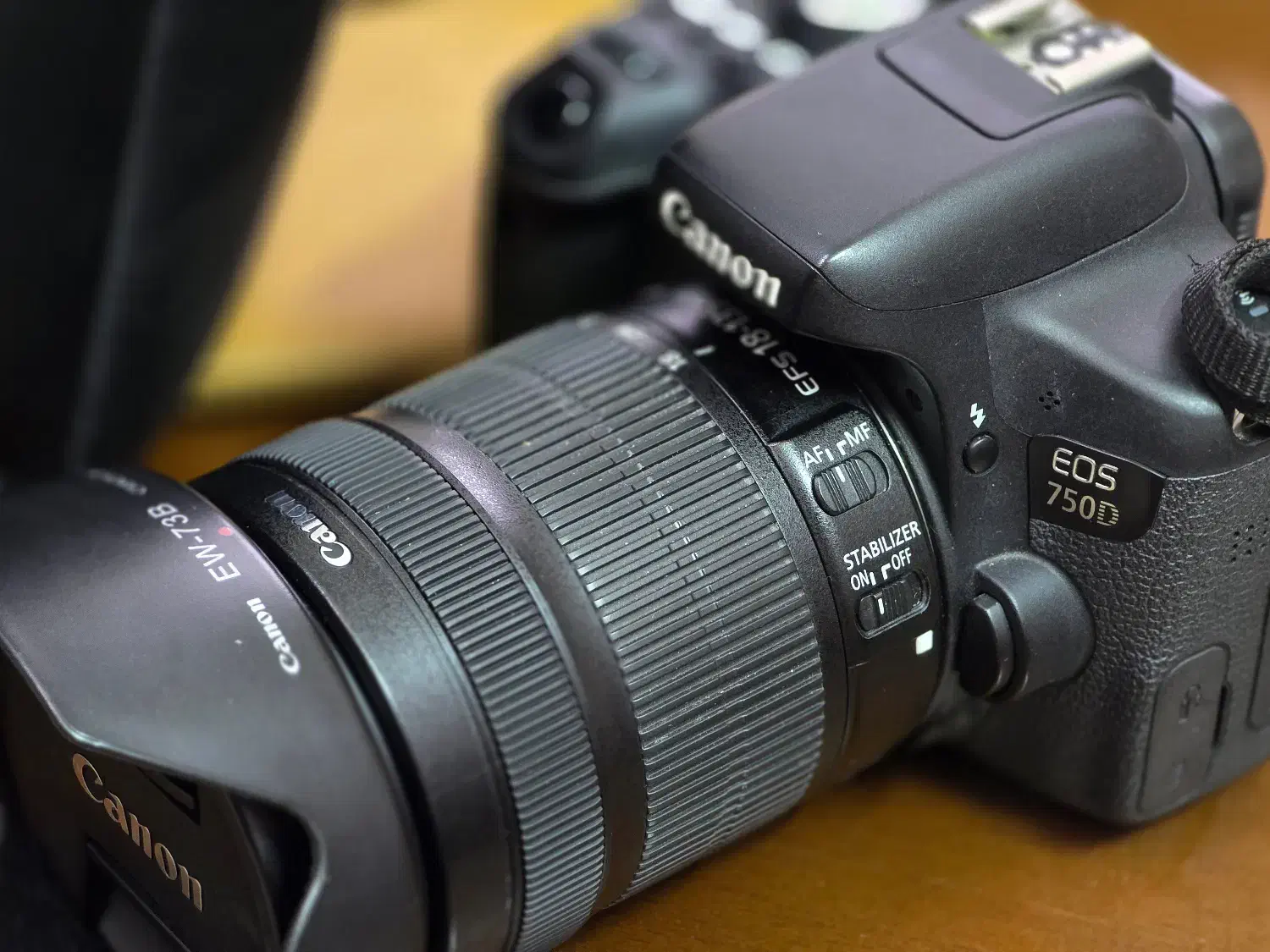 Canon 750D + 18 135 STM بسیار تمیز|دوربین عکاسی و فیلم‌برداری|مشهد, سجاد شهر|دیوار