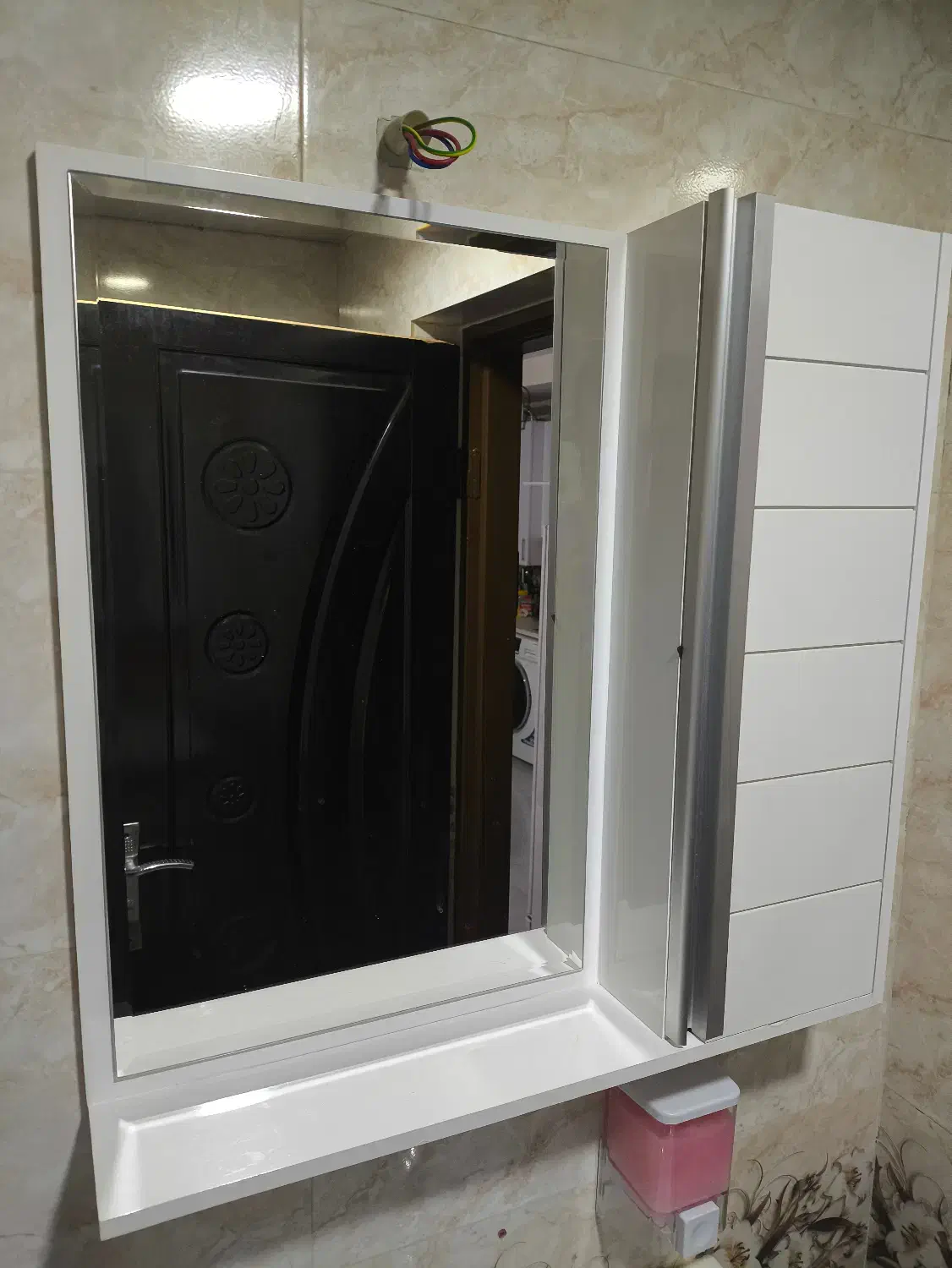 روشویی با آینه باکسی|لوازم سرویس بهداشتی|مراغه, |دیوار