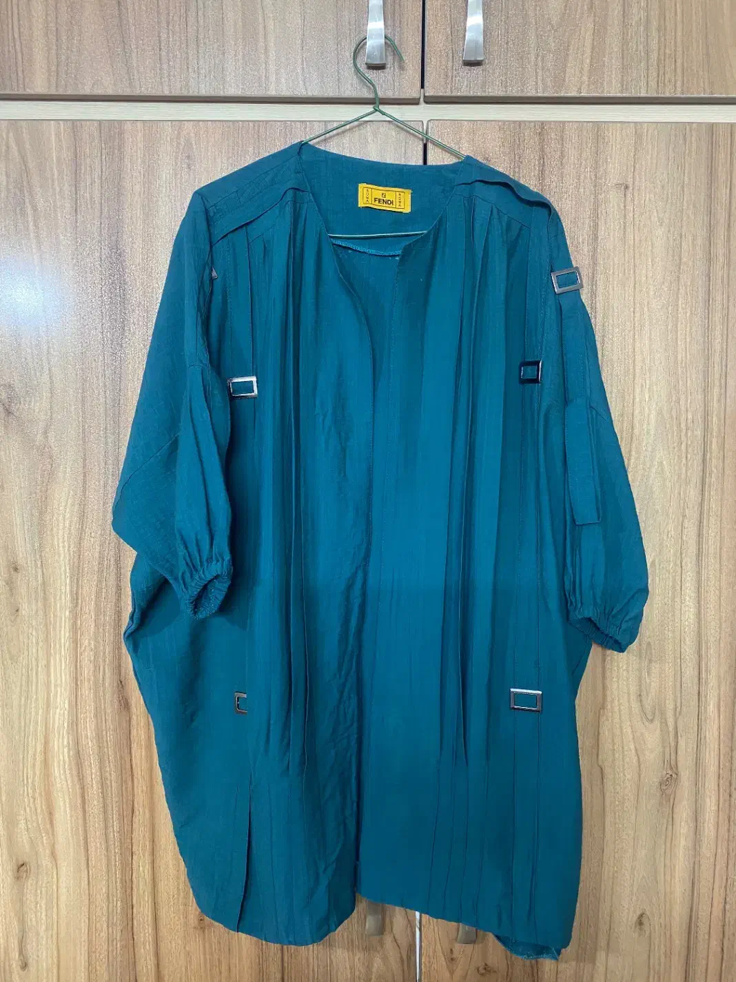 مانتو|لباس|اصفهان, باغ نگاره|دیوار