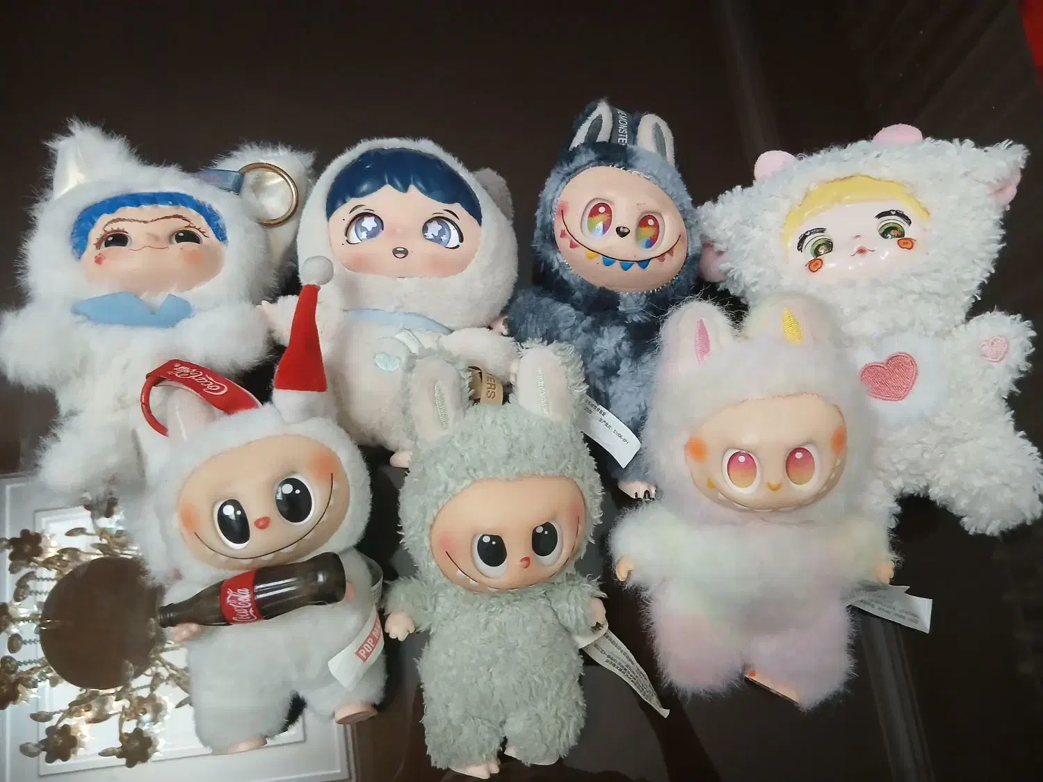 عروسک لبوبو|اسباب‌‌بازی|رباط‌کریم, رباط‌کریم|دیوار