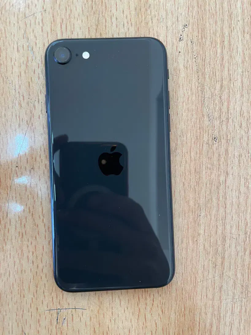 آیفون se 2020 فوق العاده تمیز|موبایل|اصفهان, شهرک کاوه|دیوار