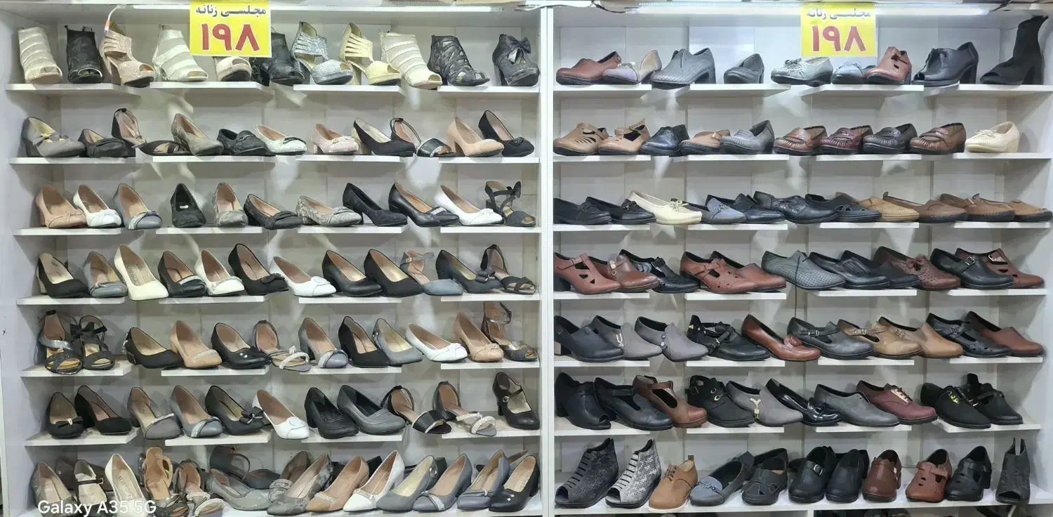 حراج سنگین تمامی کفش ها|کیف، کفش، کمربند|مشهد, گلبرگ شمالی|دیوار