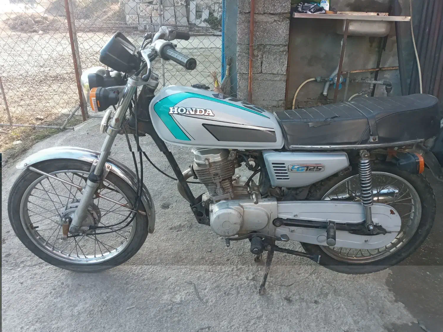 هندا مدل ۸۹ . دارای پلاک ملی و کارت موتور|موتورسیکلت|چوبر, |دیوار