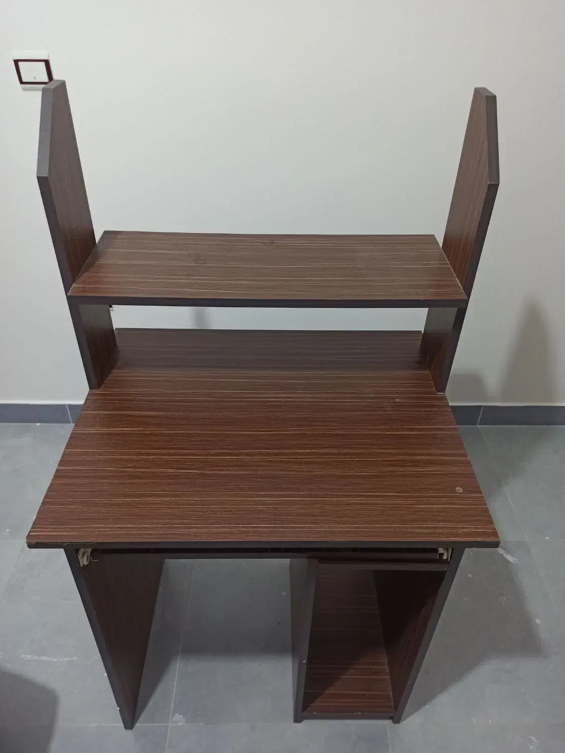 میز تحریر و کامپیوتر|میز تحریر و کامپیوتر|چالوس, |دیوار