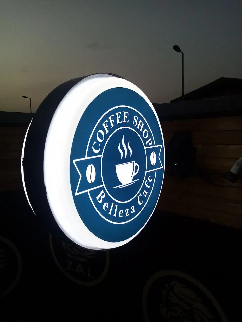 طراحی وساخت انواع تابلوهای تبلیغاتی چلنیوم led|خدمات پیشه و مهارت|شهرکرد, |دیوار