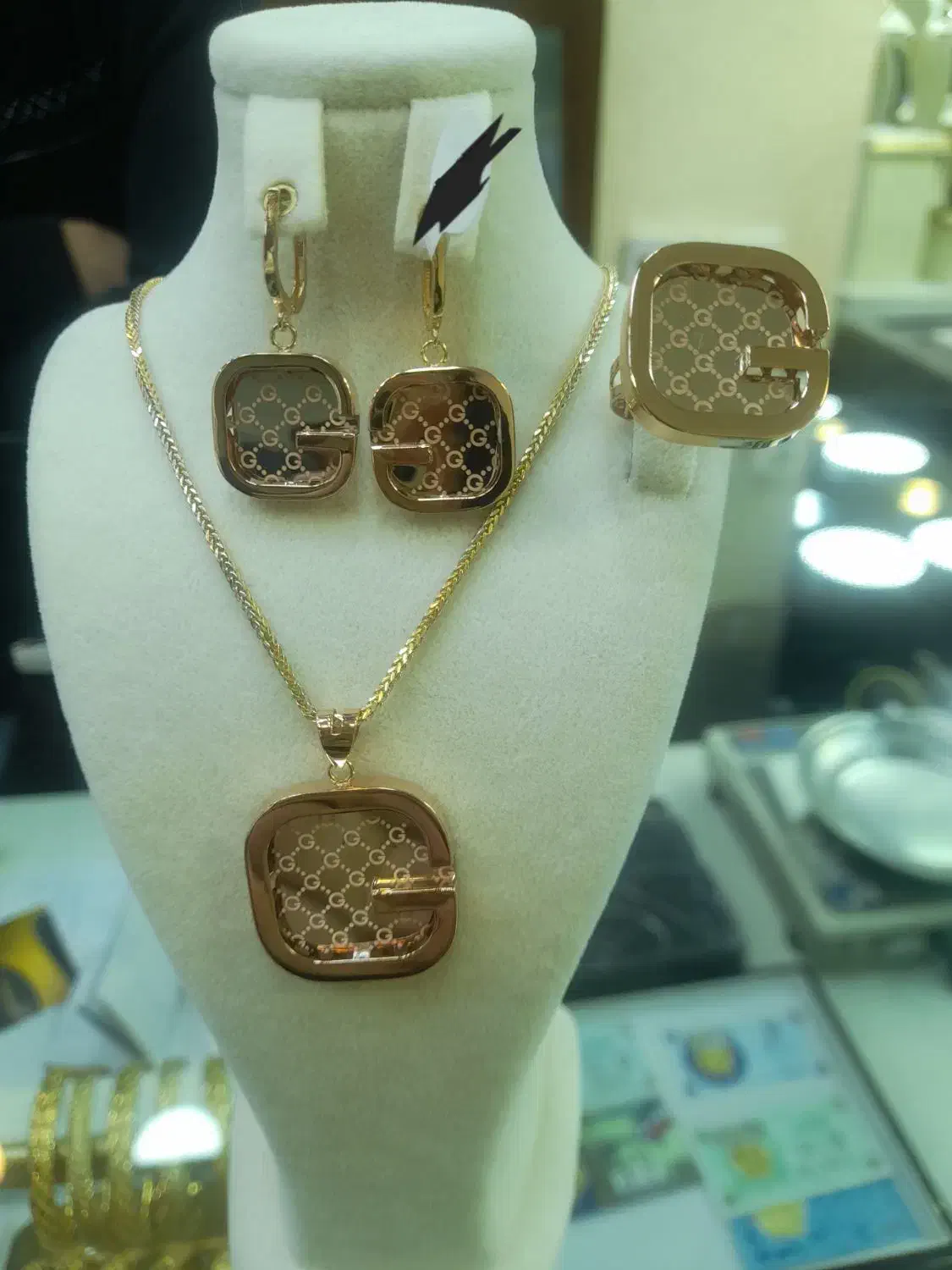 نیم ستسینم|جواهرات|ایلام, |دیوار