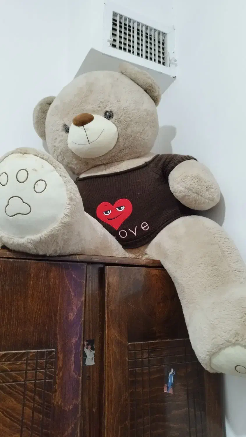 عروسک|اسباب‌‌بازی|هشتگرد, هشتگرد قدیم|دیوار