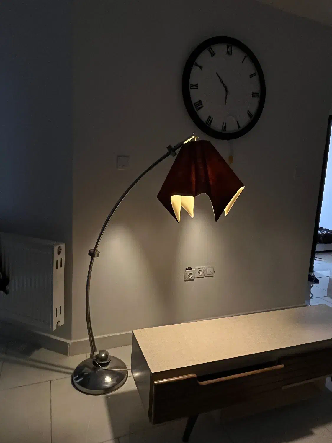 اباژور|چراغ خواب و آباژور|رشت, کوی مهر|دیوار