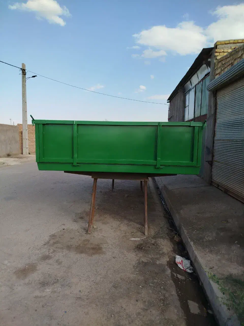 تریلی پشت تراکتوری|ماشین‌آلات صنعتی|شال, |دیوار